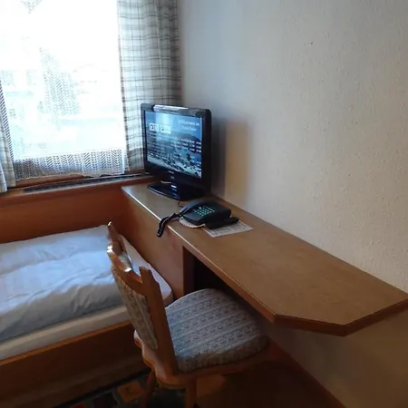 Peter Hotel